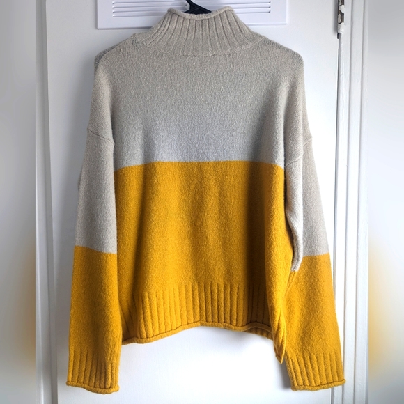 Color block cozy sweater - Picture 3 of 4